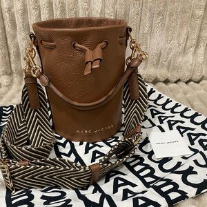 Marc Jacobs Tan Leather Bucket Crossbody Bag